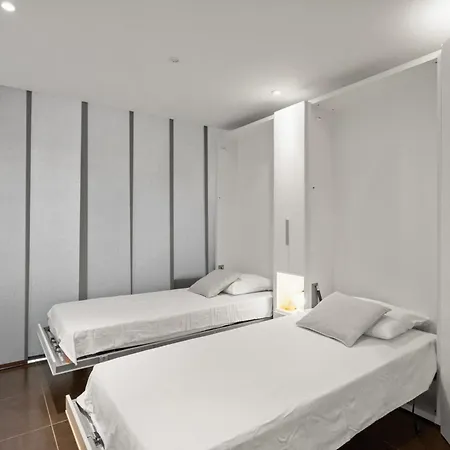 Agreable A Deux Pas De La Croisette 칸느